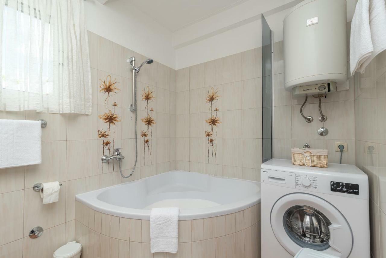 Apartment Dinka Trogir Exterior photo