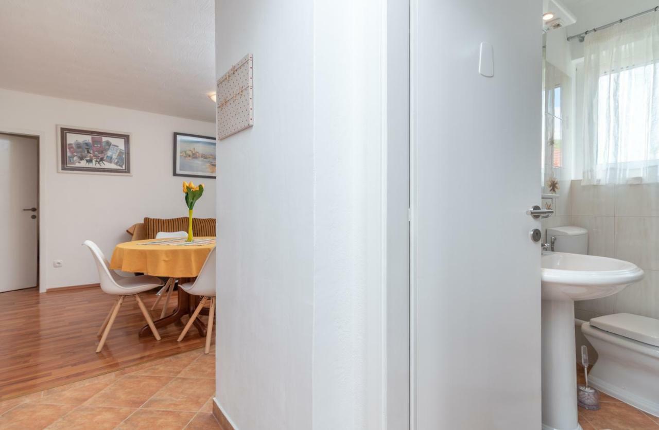 Apartment Dinka Trogir Exterior photo
