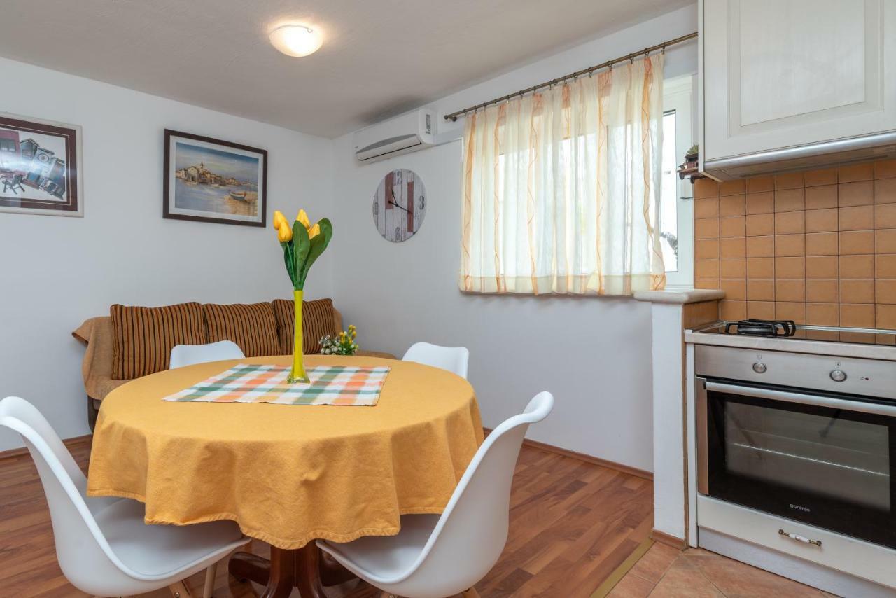 Apartment Dinka Trogir Exterior photo