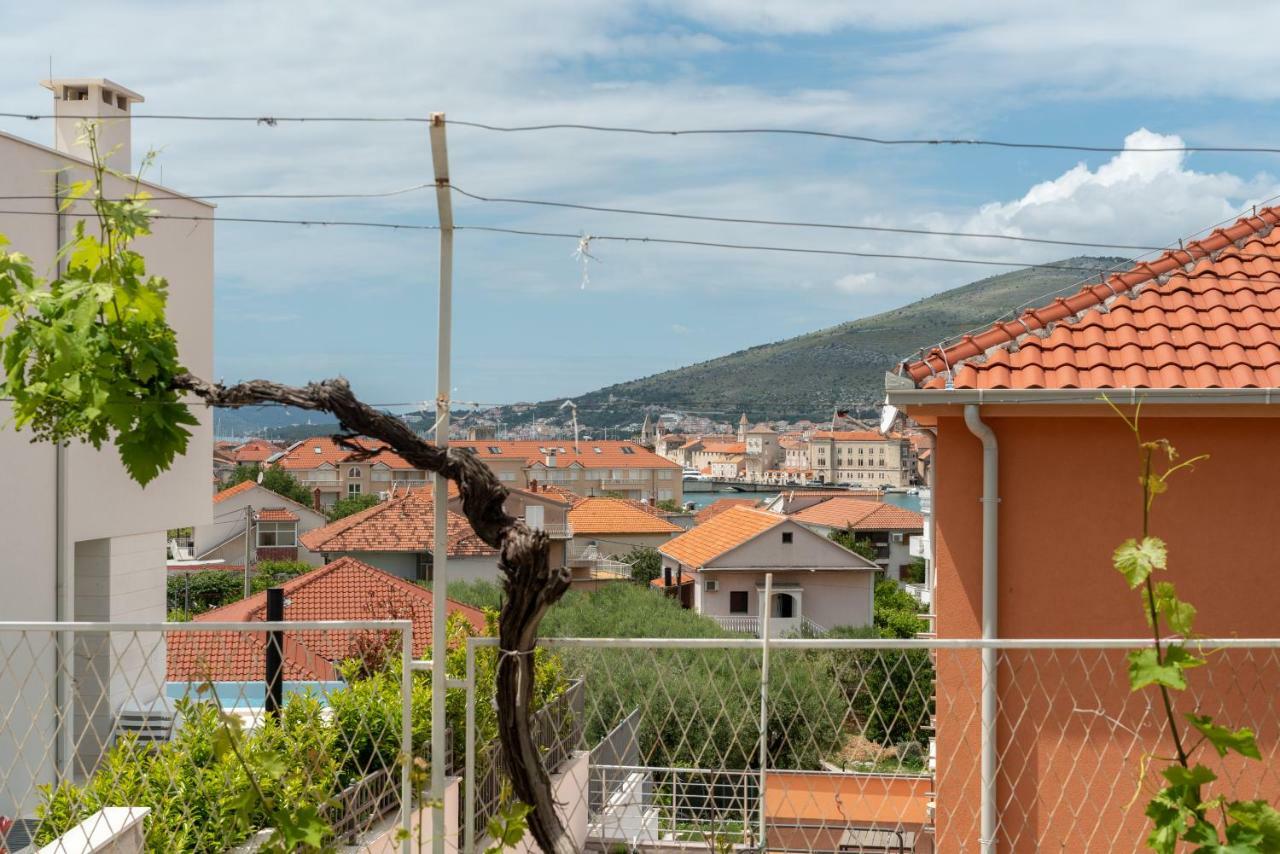 Apartment Dinka Trogir Exterior photo